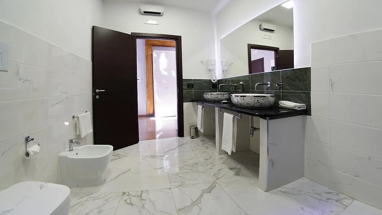 נאפולי Beverello Suite