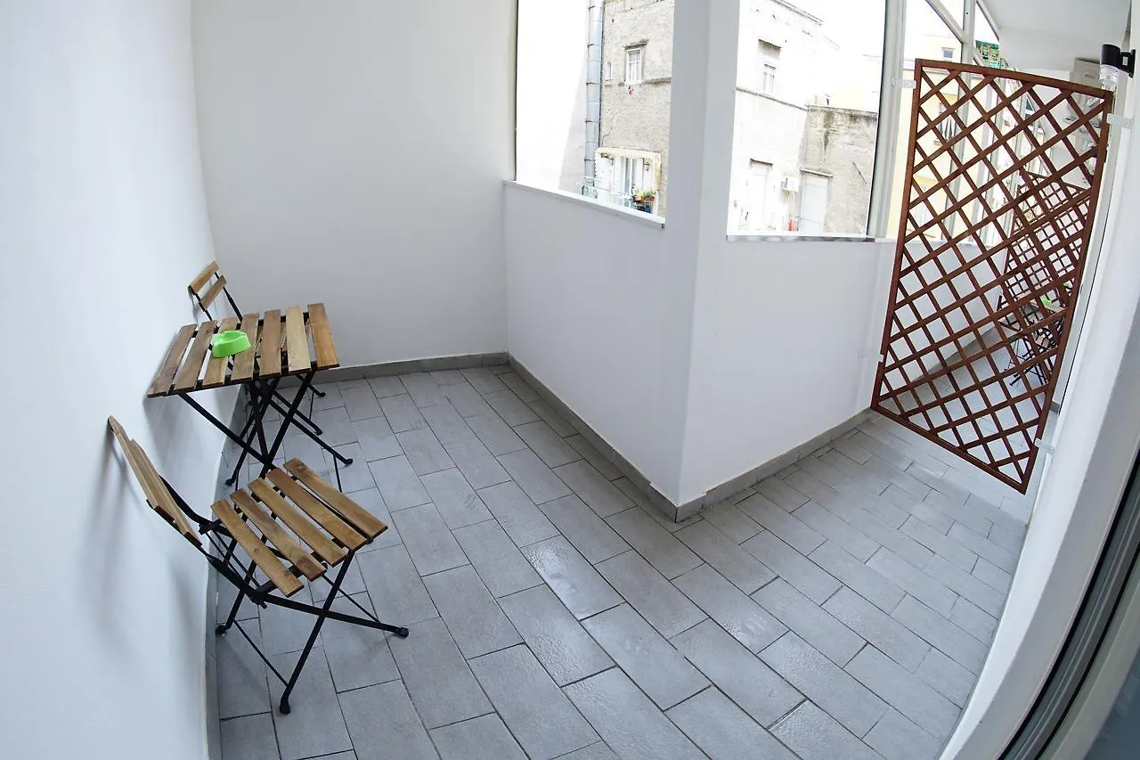 נאפולי Beverello Suite