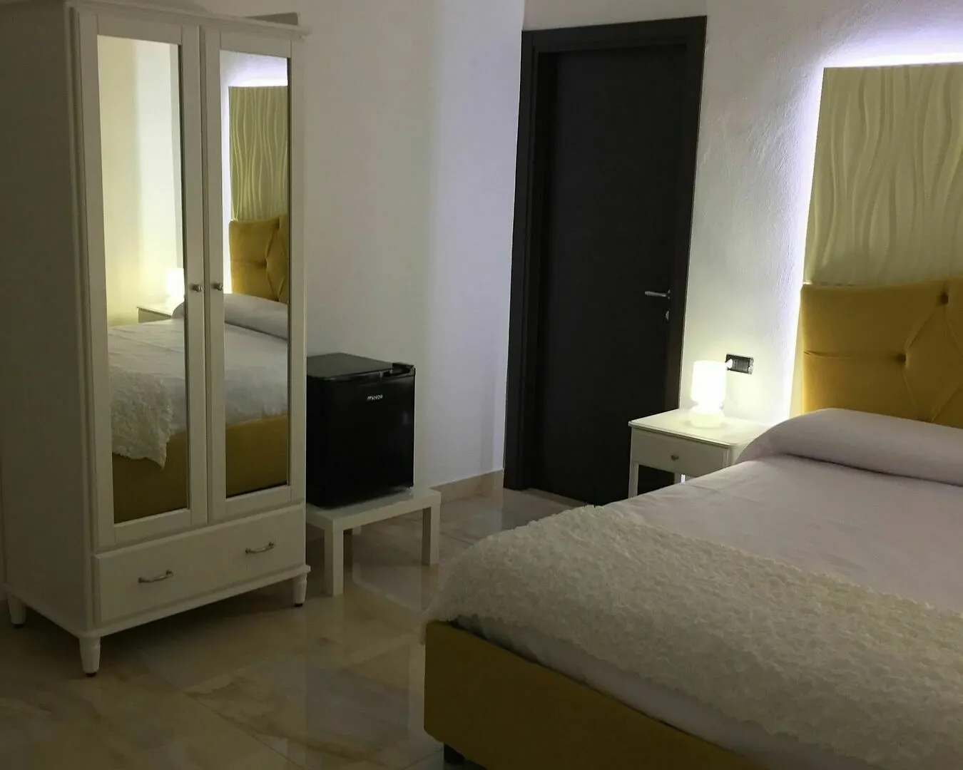 מלון נאפולי Beverello Suite